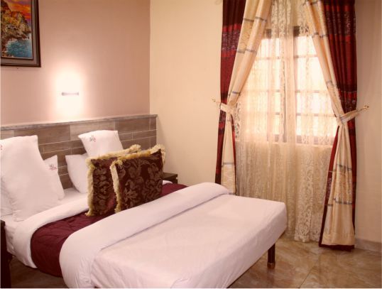 Choice Gate Hotel and Suites