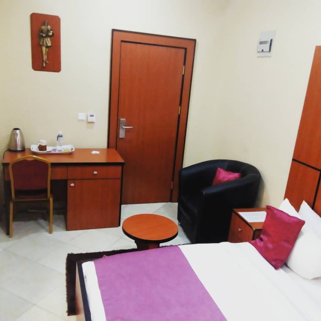 LIMOH SUITES 