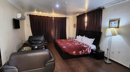 Regina Suites