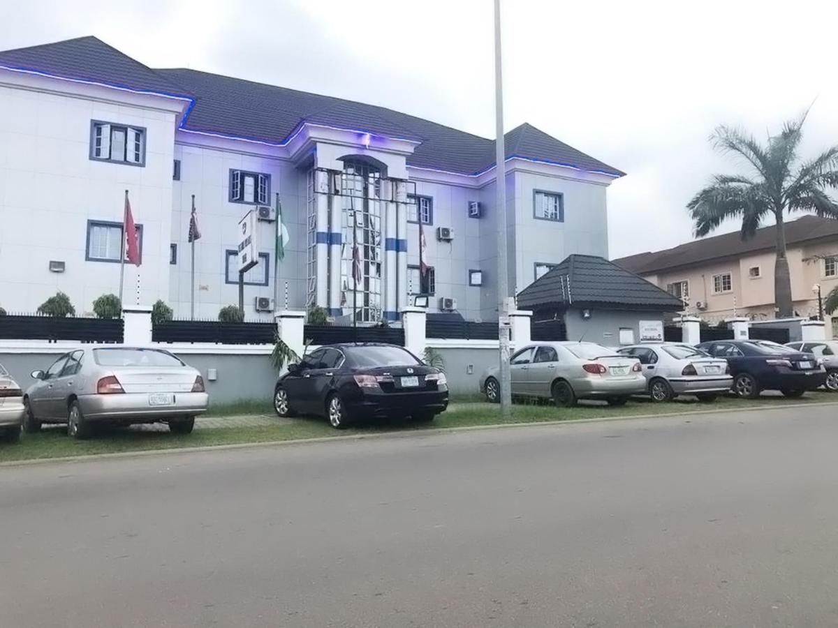 Western Dreams Hotel 
