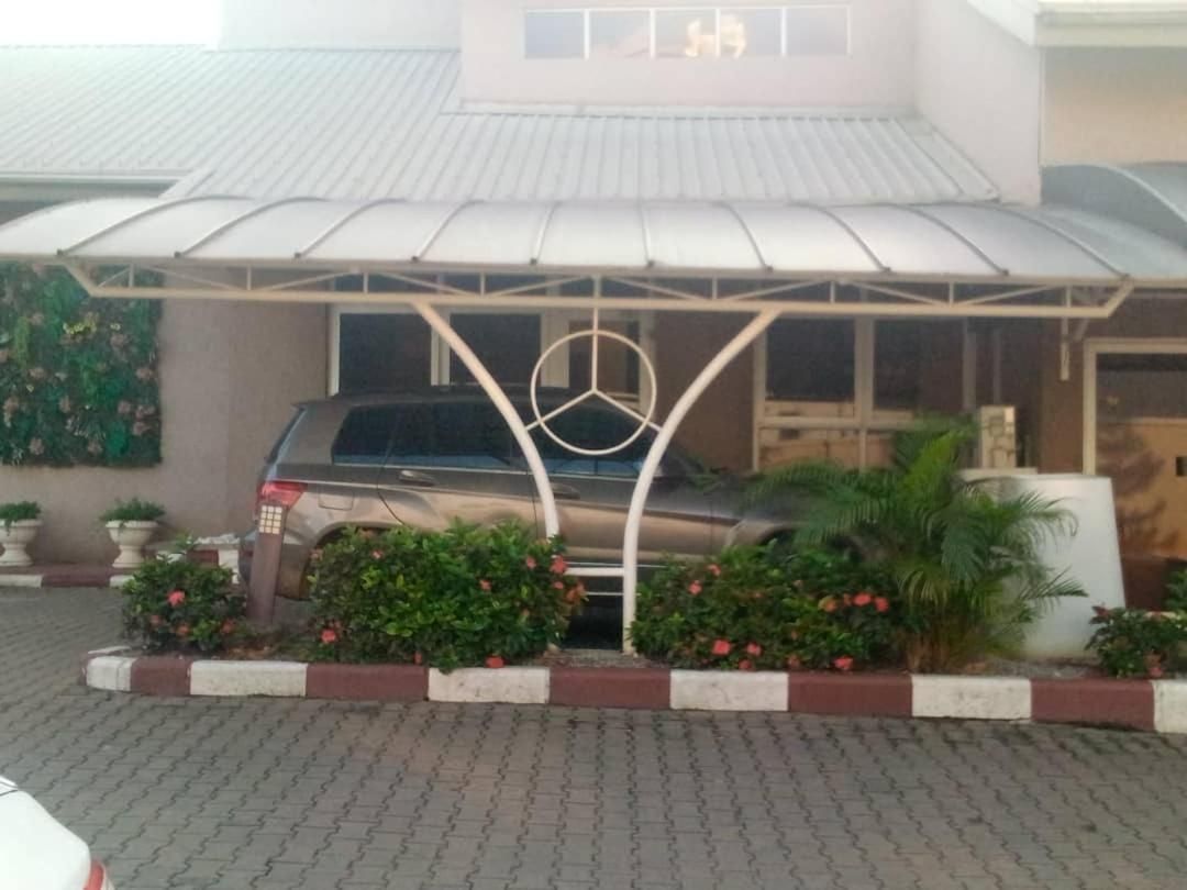 Diamond Lane Hotel