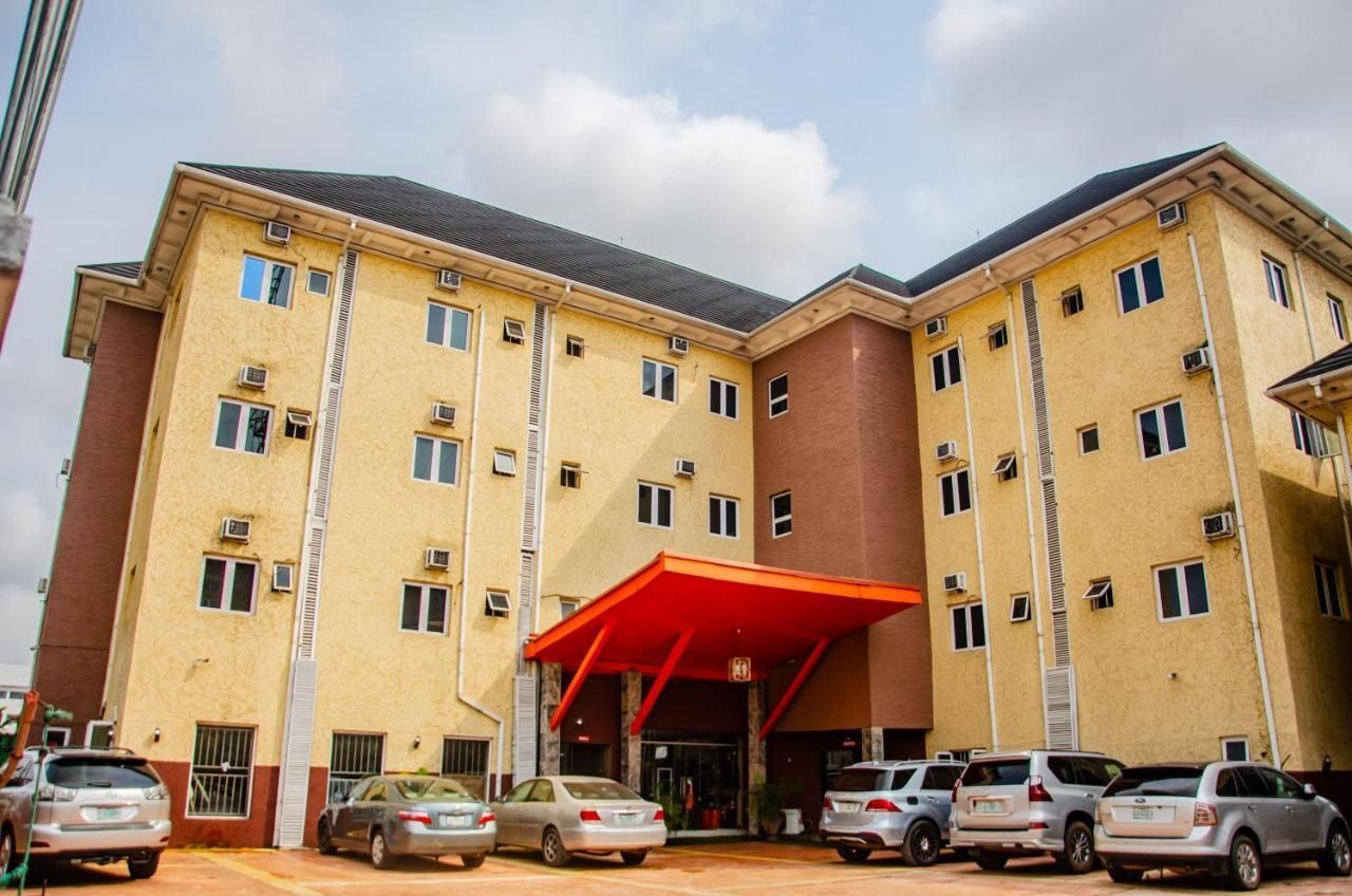 Aify Queenest Hotel and Suites