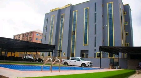 LINTOC HOTEL & SUITES LTD