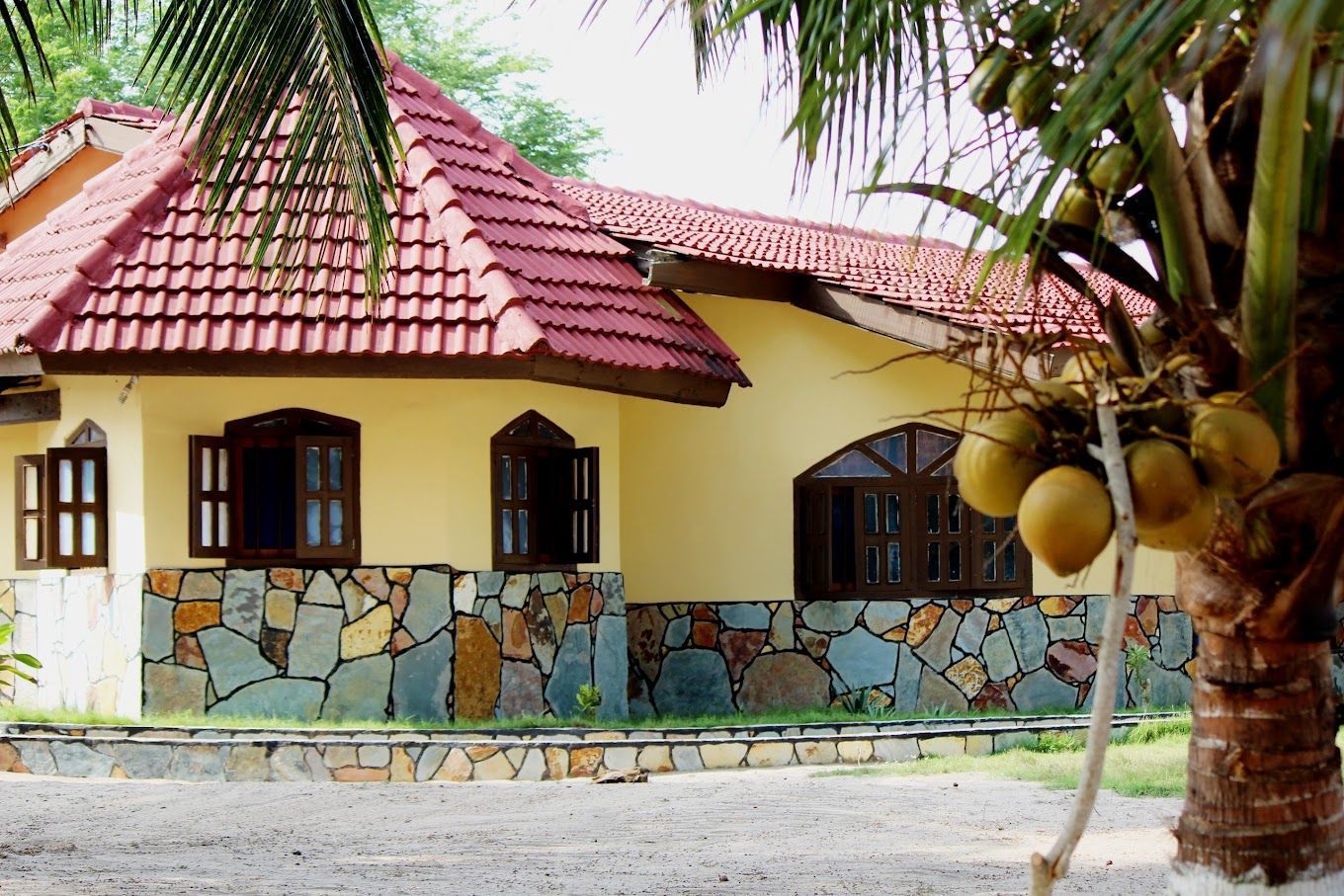 Ayikoo Beach House 